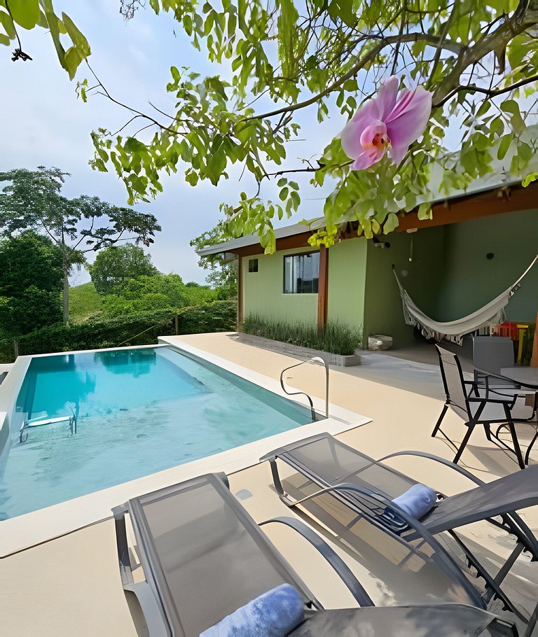 Casa Orquídeas, linda vista, lazer e conforto