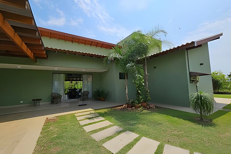 Casa Orquídeas, linda vista, lazer e conforto