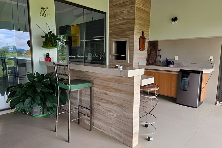 Casa Orquídeas, linda vista, lazer e conforto