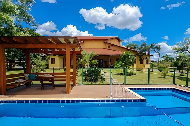 Grande casa, para até 21 pessoas, lazer completo