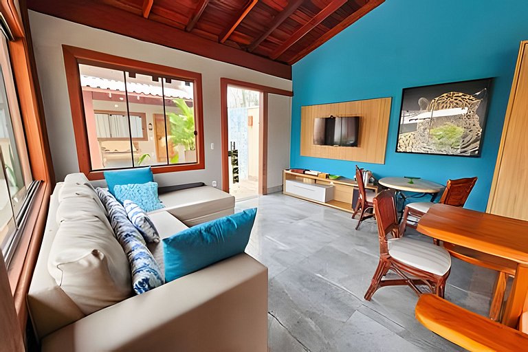Casa Sol, alto padrão, 6 suítes, Piscina e Hidro.