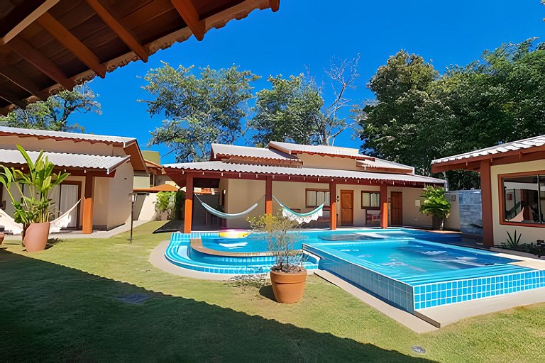 Casa Sol, alto padrão, 6 suítes, Piscina e Hidro.