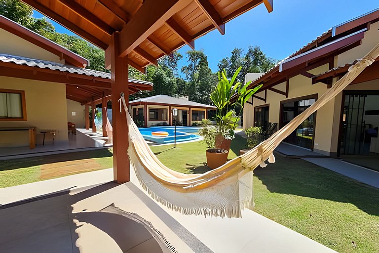 Casa Sol, alto padrão, 6 suítes, Piscina e Hidro.