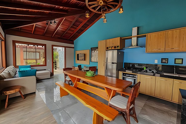 Casa Sol, alto padrão, 6 suítes, Piscina e Hidro.