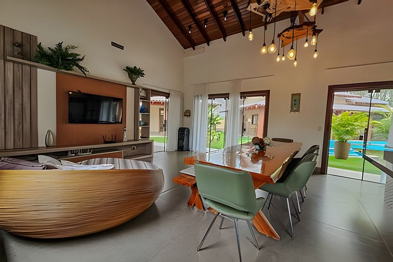 Casa Sol, alto padrão, 6 suítes, Piscina e Hidro.