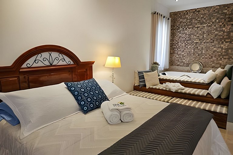Casa Sol, alto padrão, 6 suítes, Piscina e Hidro.