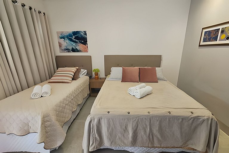 Casa Sol, alto padrão, 6 suítes, Piscina e Hidro.