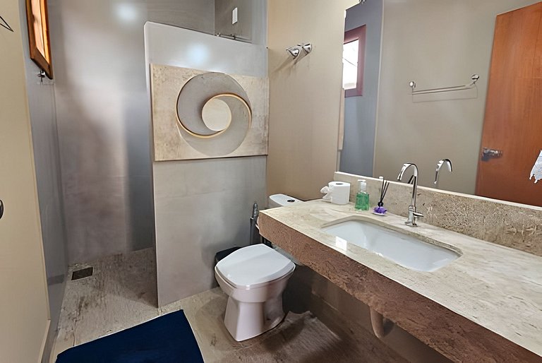 Casa Sol, alto padrão, 6 suítes, Piscina e Hidro.