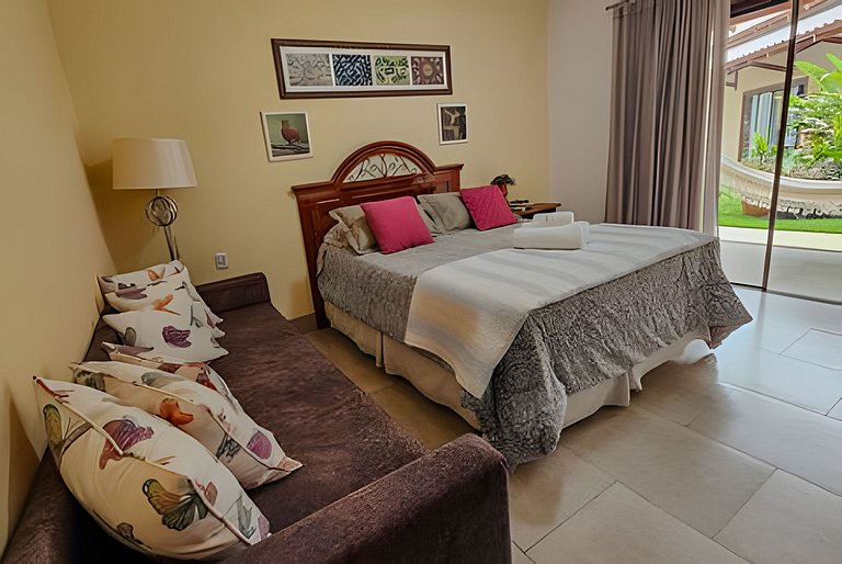 Casa Sol, alto padrão, 6 suítes, Piscina e Hidro.