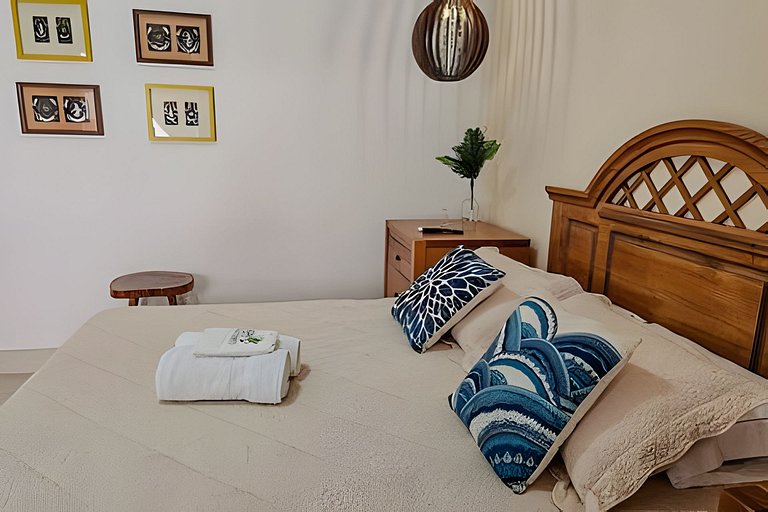 Casa Sol, alto padrão, 6 suítes, Piscina e Hidro.