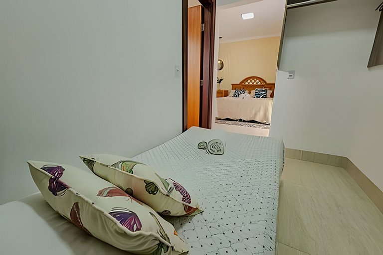 Casa Sol, alto padrão, 6 suítes, Piscina e Hidro.