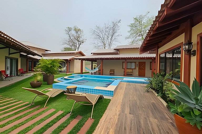 Casa Sol, alto padrão, 6 suítes, Piscina e Hidro.