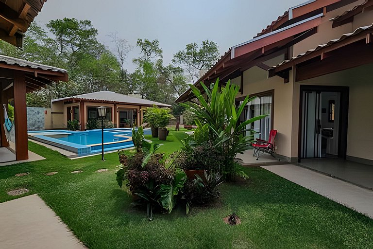 Casa Sol, alto padrão, 6 suítes, Piscina e Hidro.
