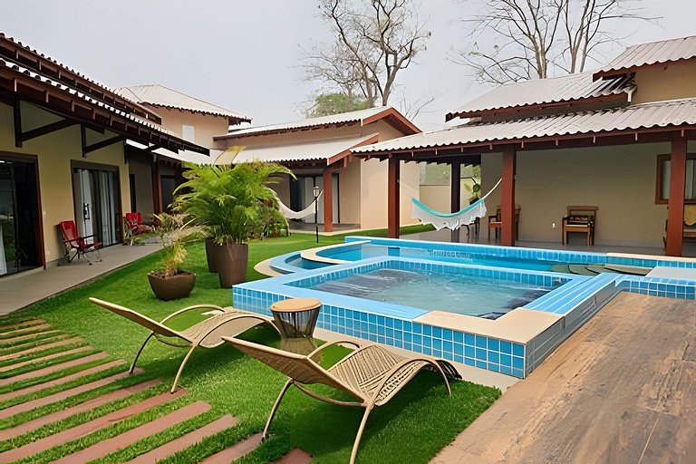 Casa Sol, alto padrão, 6 suítes, Piscina e Hidro.
