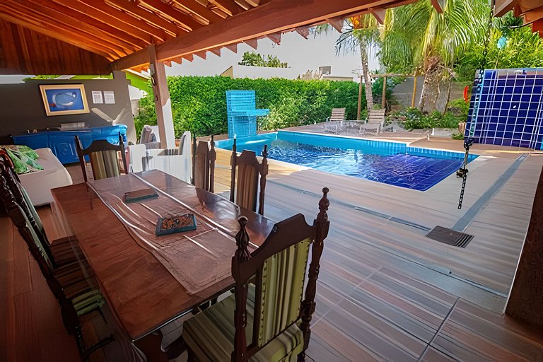 Casa Charme, casa enorme, 4 suites e piscina