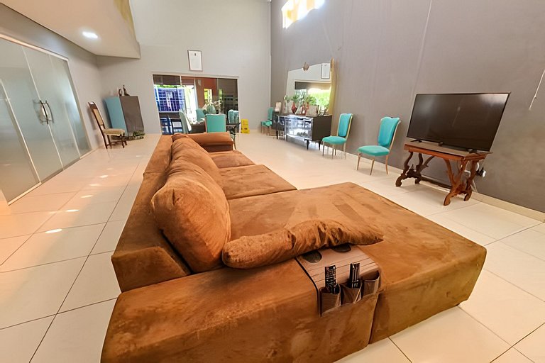 Casa Charme, casa enorme, 4 suites e piscina