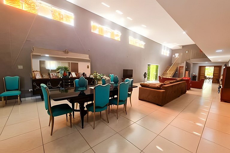 Casa Charme, casa enorme, 4 suites e piscina