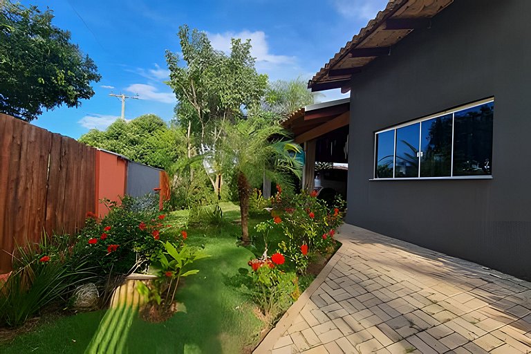 Casa Charme: ampla e com excelente área de lazer