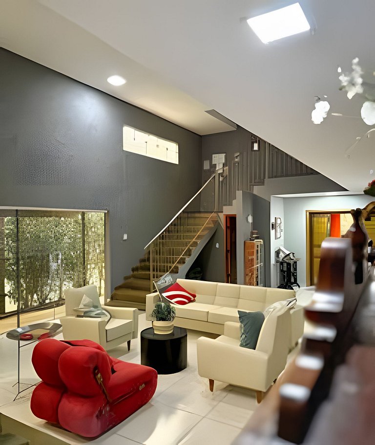 Casa Charme, casa enorme, 4 suites e piscina