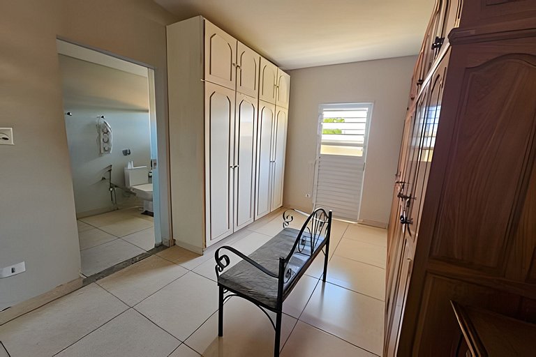 Casa Charme: ampla e com excelente área de lazer