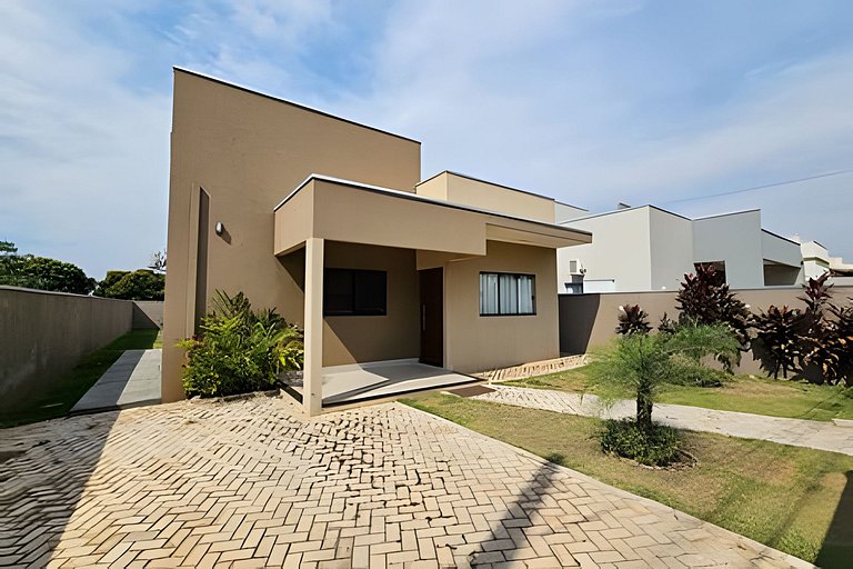 Casa da Dora agora com piscina! Para até 8 pessoas