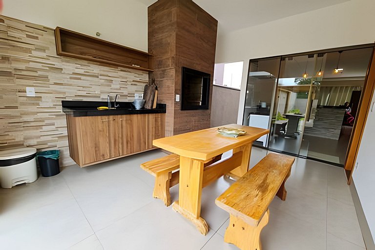 Casa da Dora agora com piscina! Para até 8 pessoas