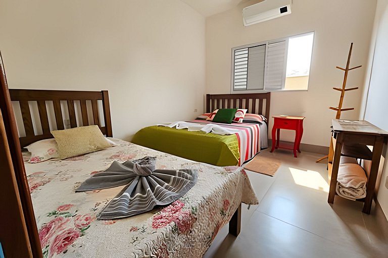 Casa da Dora agora com piscina! Para até 8 pessoas