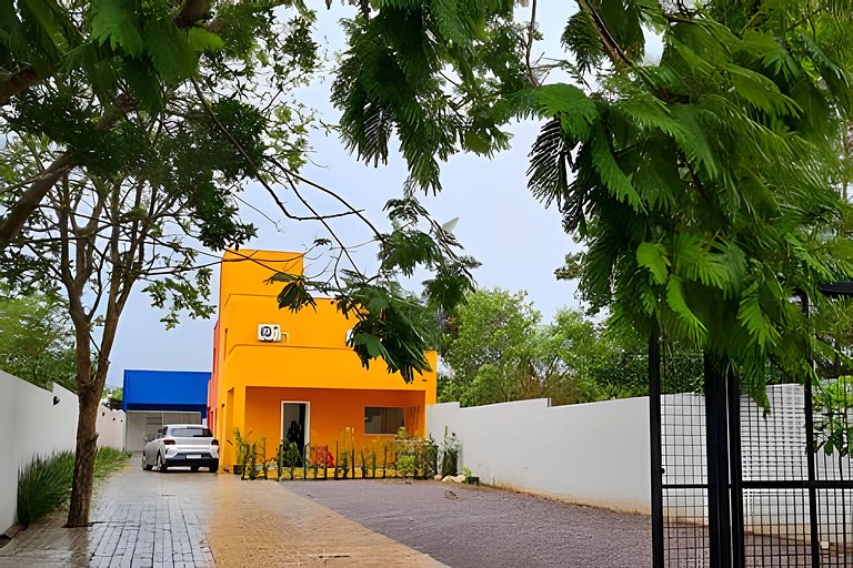 Casa Amarela - Vila das Cores, nova e bem equipada
