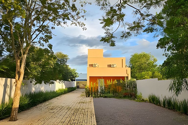 Casa Amarela - Vila das Cores, nova e bem equipada