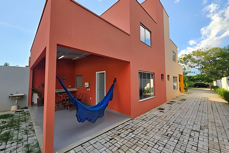 Vila das Cores - Casa Vermelha, nova e moderna