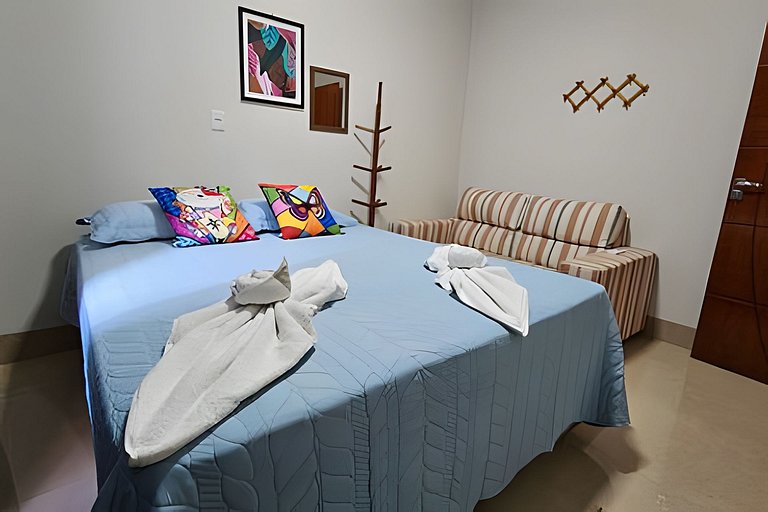 Casa ampla e confortável. Piscina e churrasqueira.