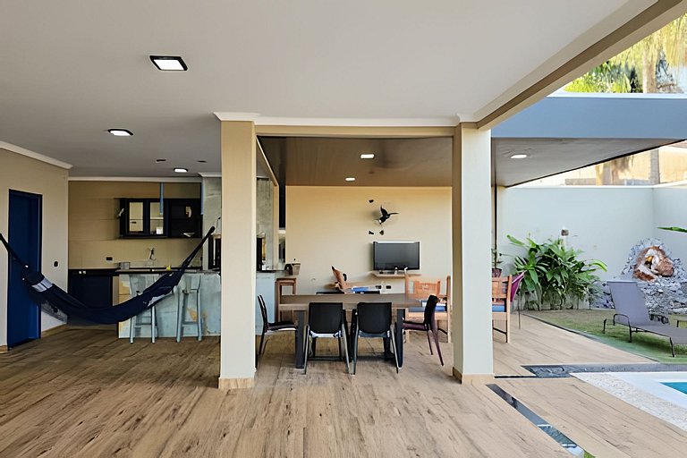 Casa da Gruta: Completa, Sofisticada e Acolhedora