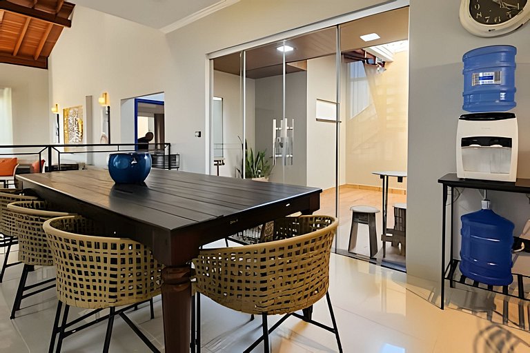 Casa da Gruta: Completa, Sofisticada e Acolhedora