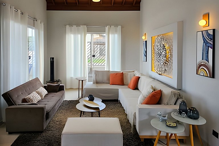 Casa da Gruta: Completa, Sofisticada e Acolhedora