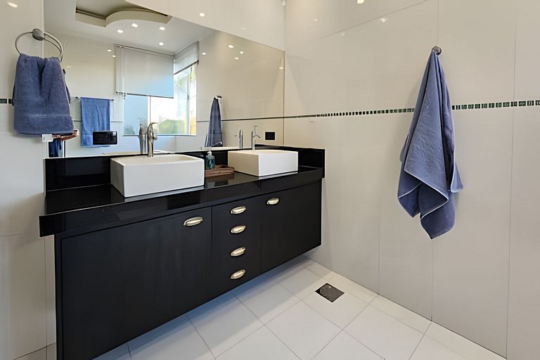 Casa da Gruta: Completa, Sofisticada e Acolhedora