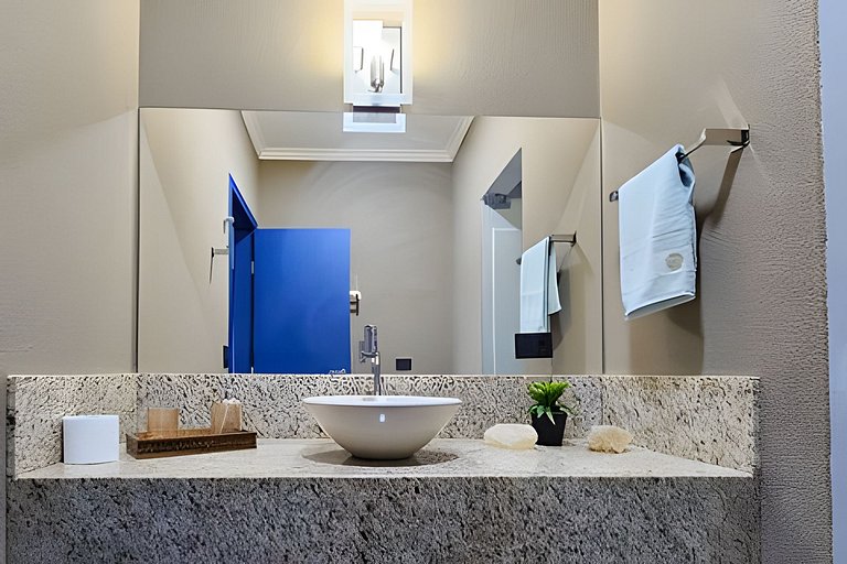 Casa da Gruta: Completa, Sofisticada e Acolhedora