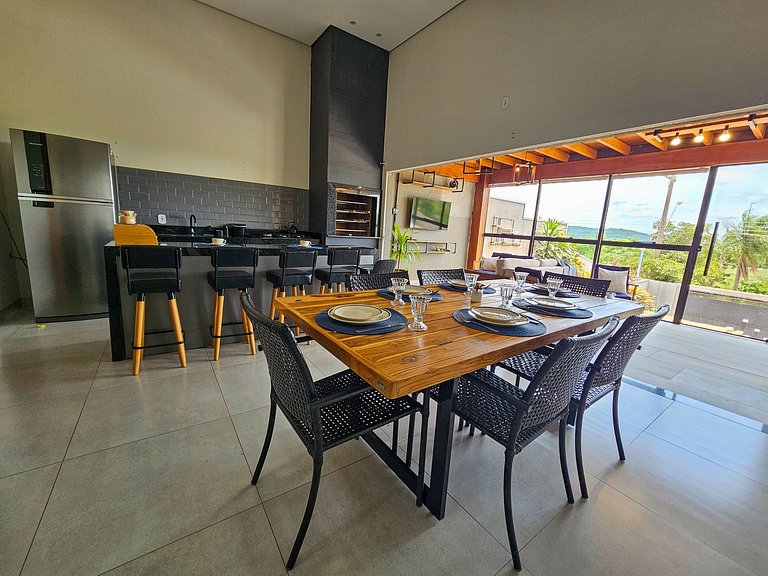 Casa Vista Bela, ótima localização, 9 pessoas