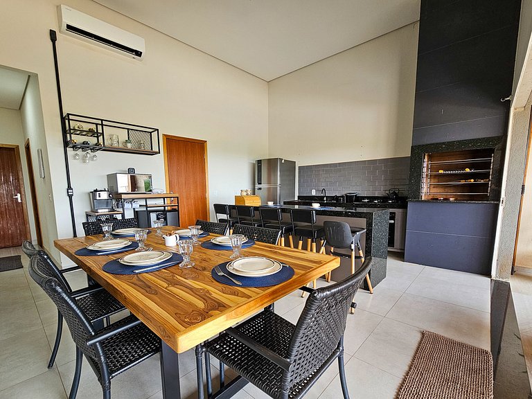 Casa Vista Bela, ótima localização, 9 pessoas