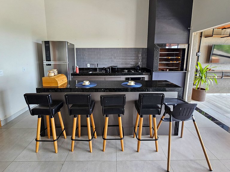 Casa Vista Bela, ótima localização, 9 pessoas