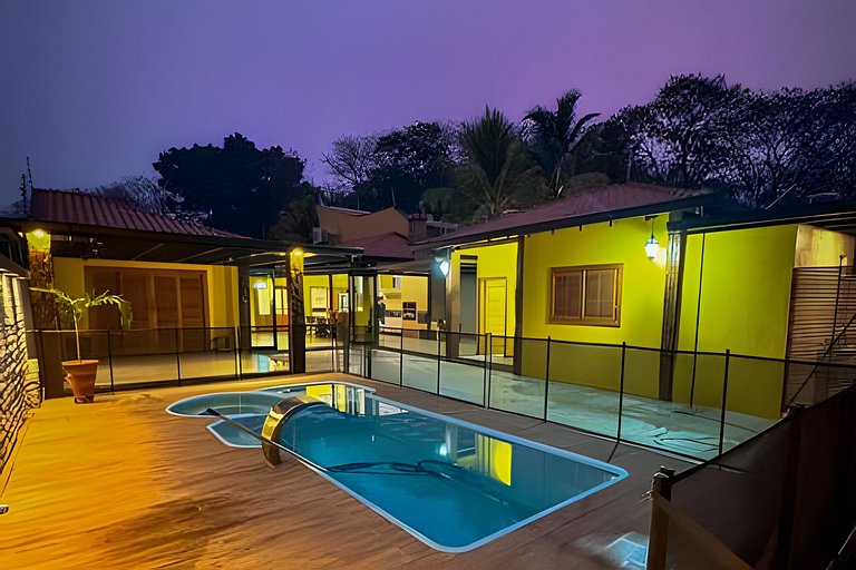Recanto Sabiá, área gourmet climatizada e piscina