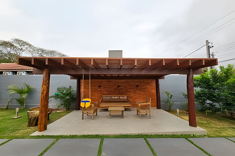 Recanto Sabiá, área gourmet climatizada e piscina