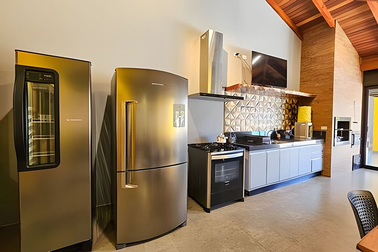 Recanto Sabiá, Área gourmet climatizada, piscina