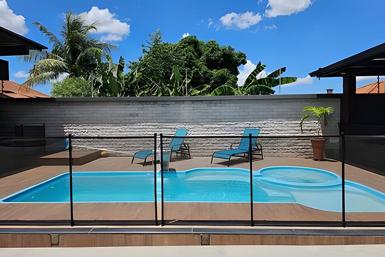 Recanto Sabiá, área gourmet climatizada e piscina
