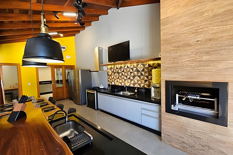 Recanto Sabiá, Área gourmet climatizada, piscina