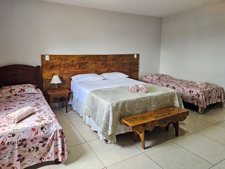 Casa Charme, casa enorme, 4 suites e piscina