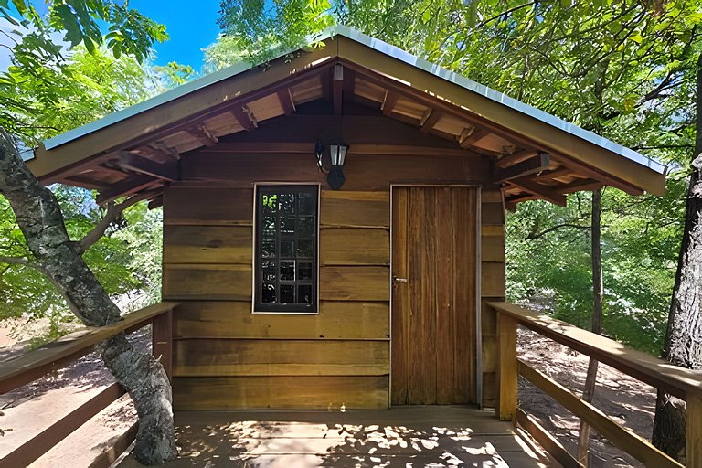 Chalé Bem Brasil 2: Conforto e paz próx ao centro.