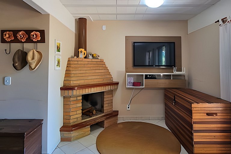 Chalé Bem Brasil 2: Conforto e paz próx ao centro.