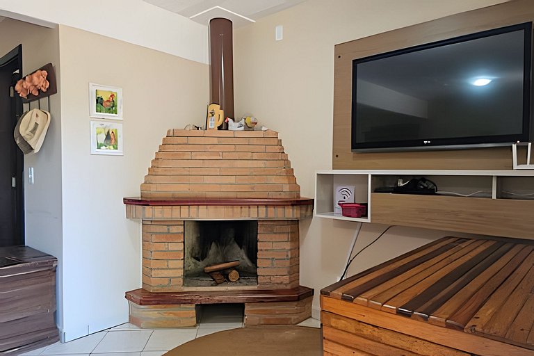 Chalé Bem Brasil 2: Conforto e paz próx ao centro.