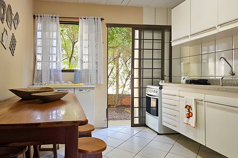 Chalé Bem Brasil 2: Conforto e paz próx ao centro.