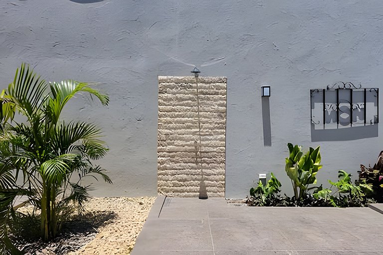 Casa Ninhal, super central, nova e espaçosa.